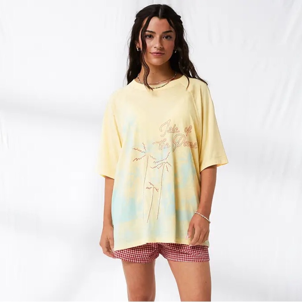 33 coastal isle of the palms tee